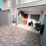 Casa Individual Com 2 Suites, Cozinha Completa, Internet Privativa 300Mbps, Regiao Bem Sossegada Com Comercios Diversos Ao Redor