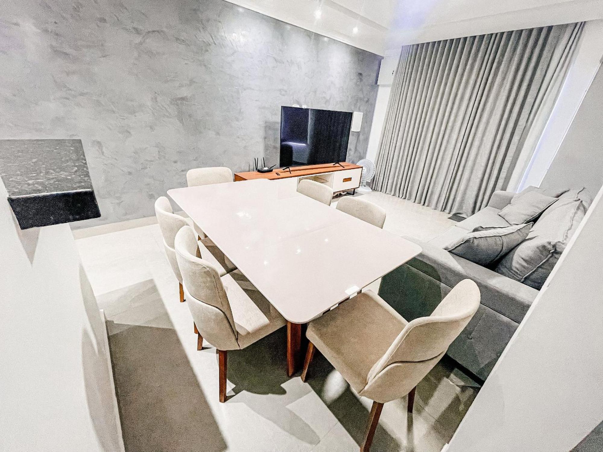 Casa Individual Com 2 Suites, Cozinha Completa, Internet Privativa 300mbps, Regiao Bem Sossegada Com Comercios Diversos Ao Redor Holiday home