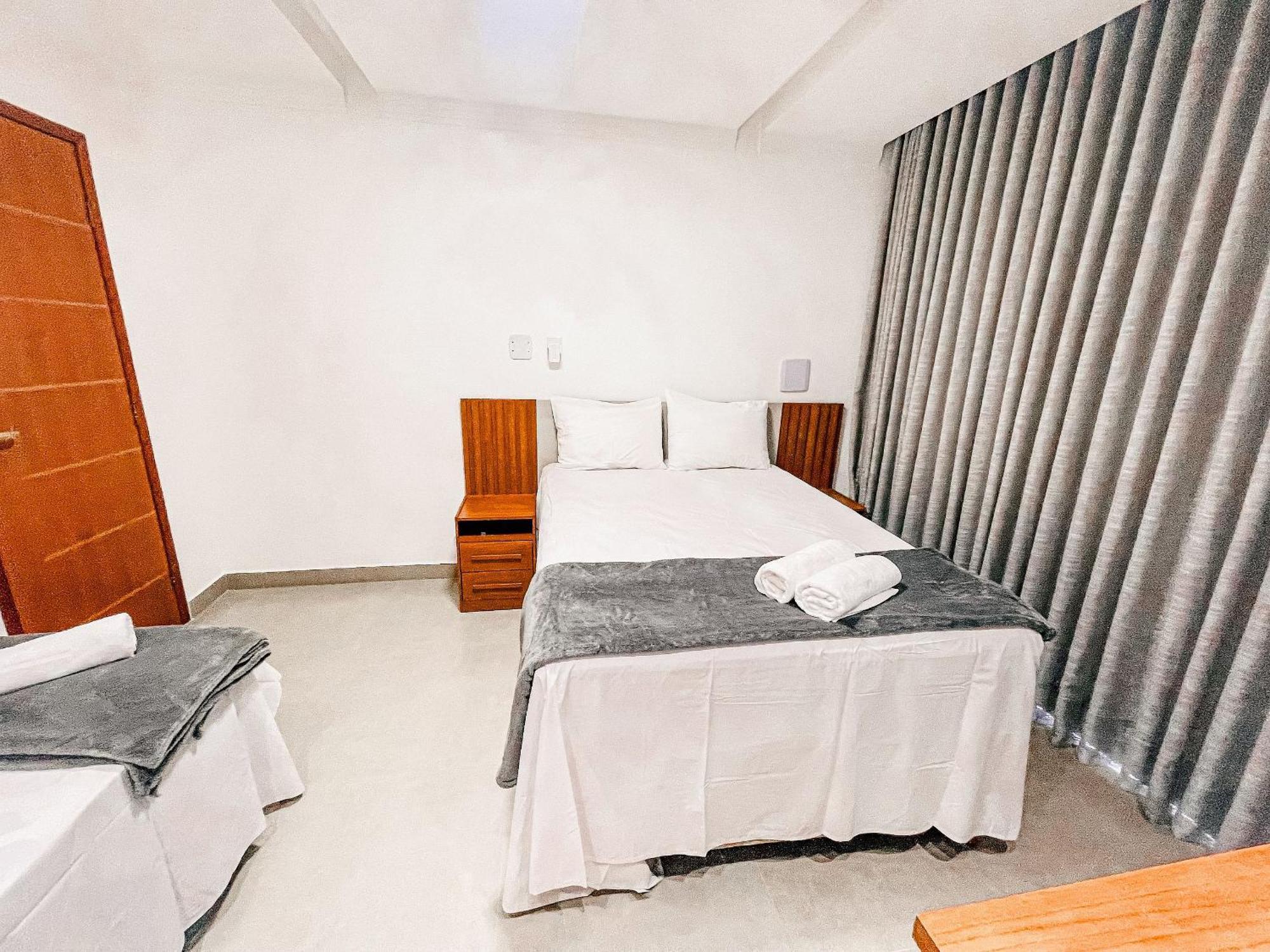 Casa Individual Com 2 Suites, Cozinha Completa, Internet Privativa 300mbps, Regiao Bem Sossegada Com Comercios Diversos Ao Redor *